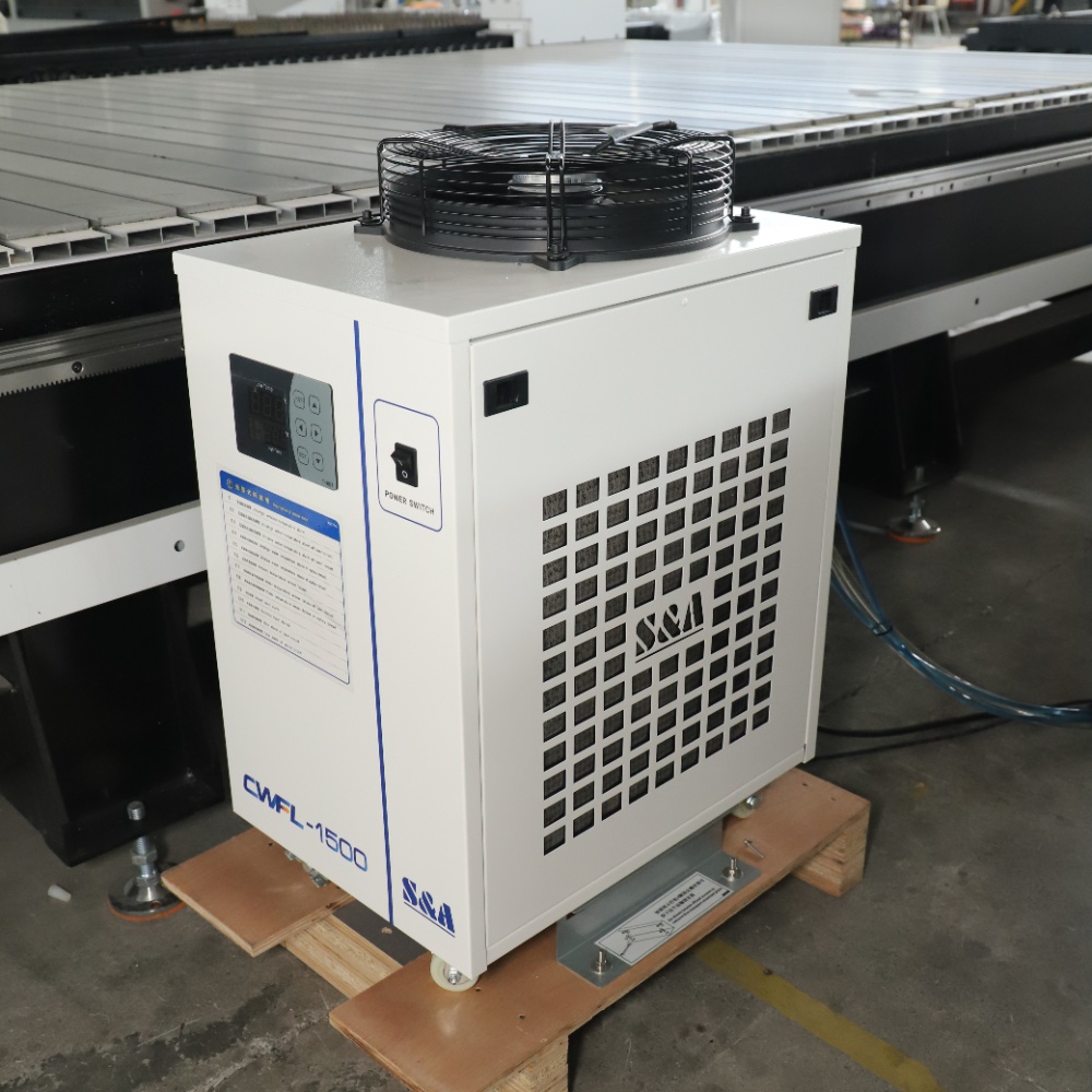 Industrial Laser Metal Cutting Machine - Macchina per Taglio Laser a Fibra