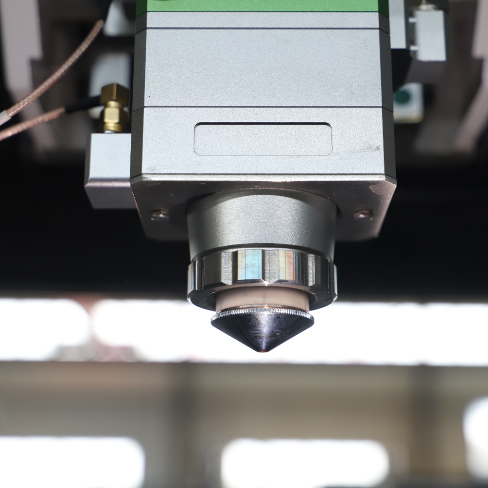 Macchina per Taglio Laser a Fi - Industrial Laser Metal Cutting Machine recensione e prezzo